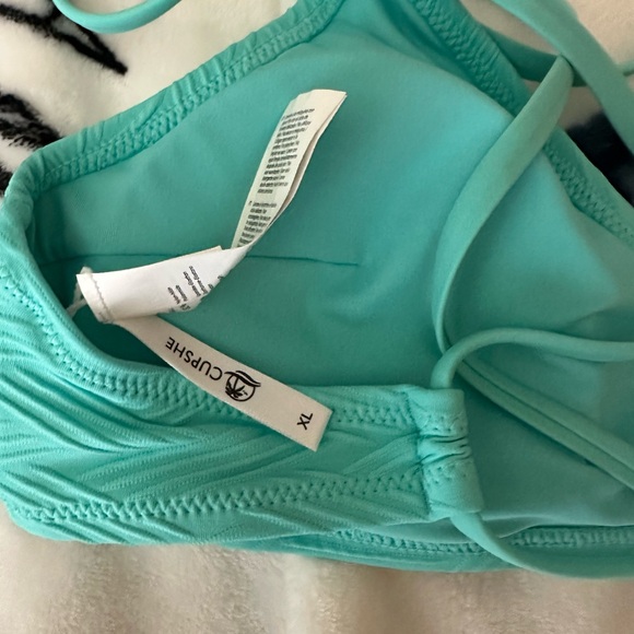 Cupshe bathing suit - Picture 3 of 6